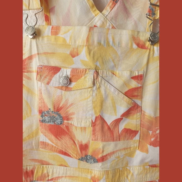 Cambridge Dry Goods Floral Crop Overalls Sz Small - Picture 6 of 9